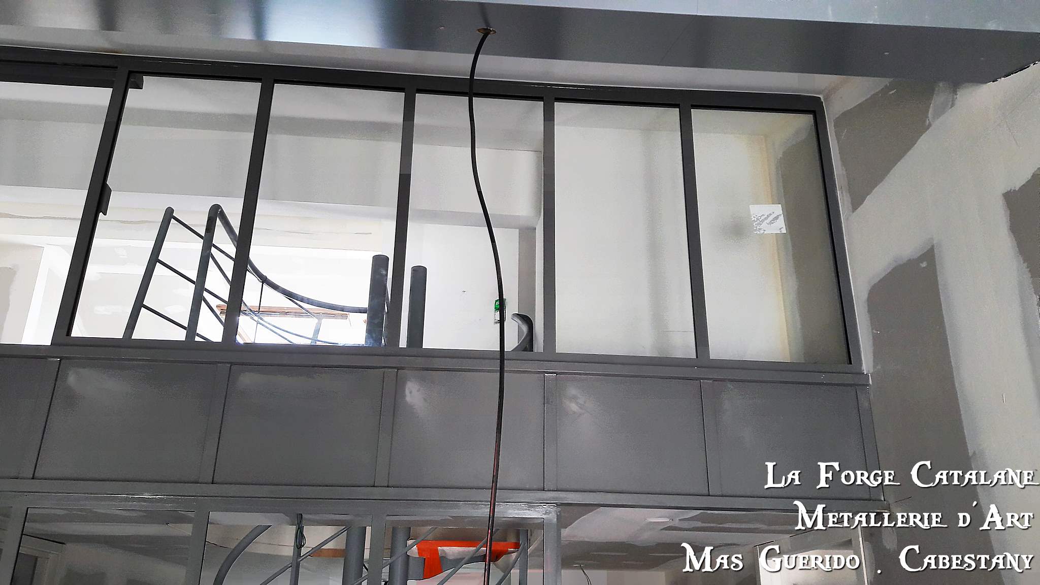 verriere fixe mezzanine clair fer forge catalane.jpg